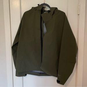 Everlane Men’s Olive Green Rain Jacket